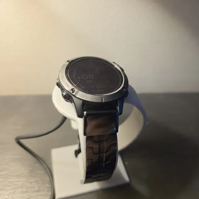 Garmin fenix 6 pro solar charging stand