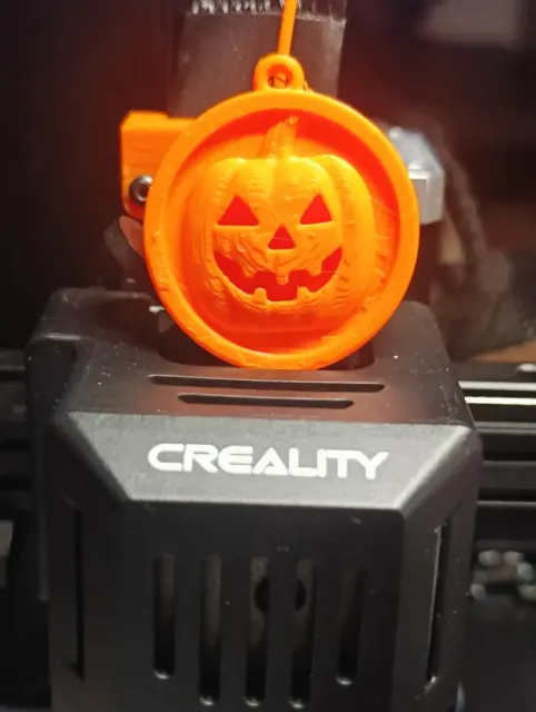 Round Halloween Pumpkin Keychain — Фото 5 из 7
