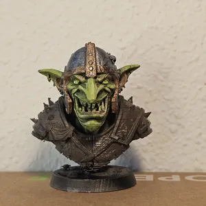 Grikmorro Rompeyelmos – Bust Goblin Fantasía