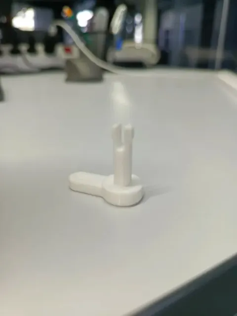 2001 Nissan Bluebird, Nissan X-trail glove compartment clip — Image 3 of 5
