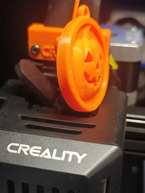Round Halloween Pumpkin Keychain — Фото 6 из 7