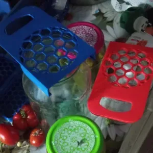Lid for draining from the jar