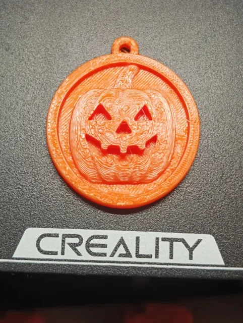 Round Halloween Pumpkin Keychain — Фото 3 из 7