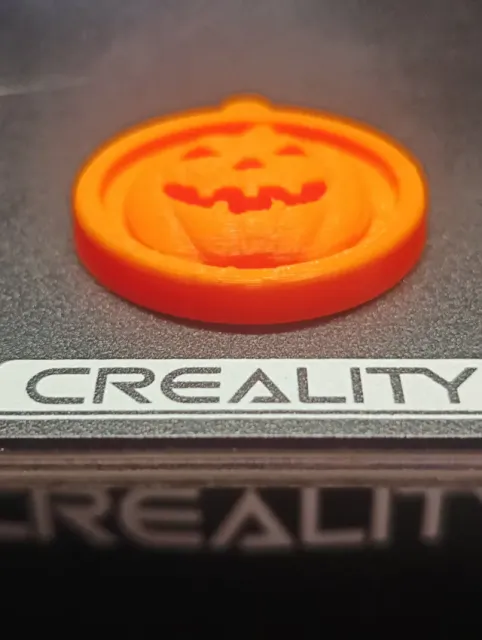 Round Halloween Pumpkin Keychain — Фото 2 из 7