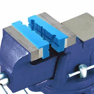 Pads on the jaws of the vise